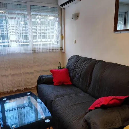 Luka Apartman